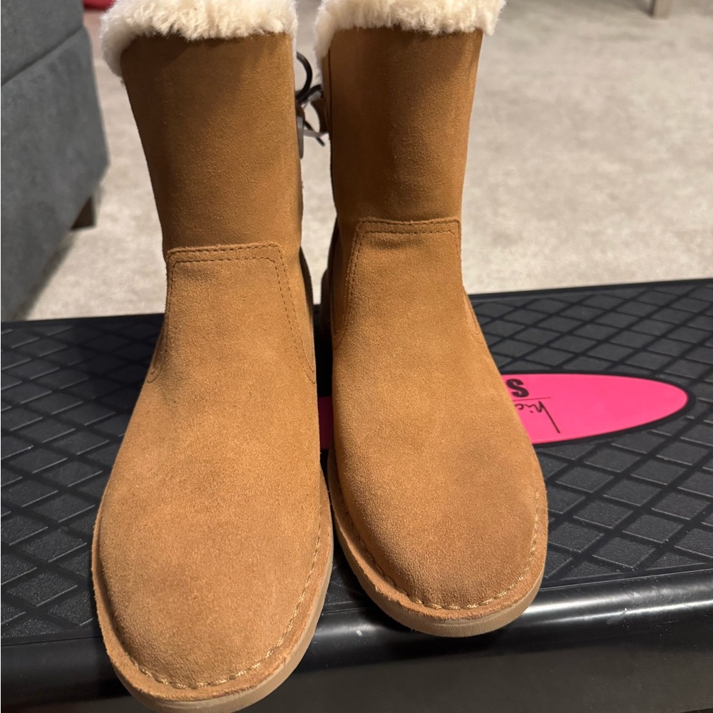 UGG Tan Sheepskin Winter Boots